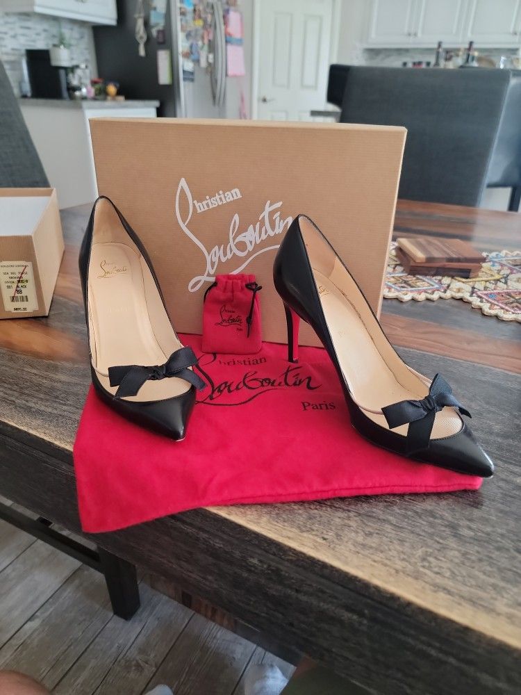 CHRISTIAN LOUBOUTIN PARIS