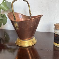 Vintage Copper Coal Scuttle, Delft Ceramic Handle, Lion Brass Mounts, Fireplace Deco