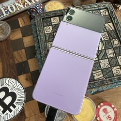 Samsung Galaxy Z Flip 4 256GB Purple Unlocked
