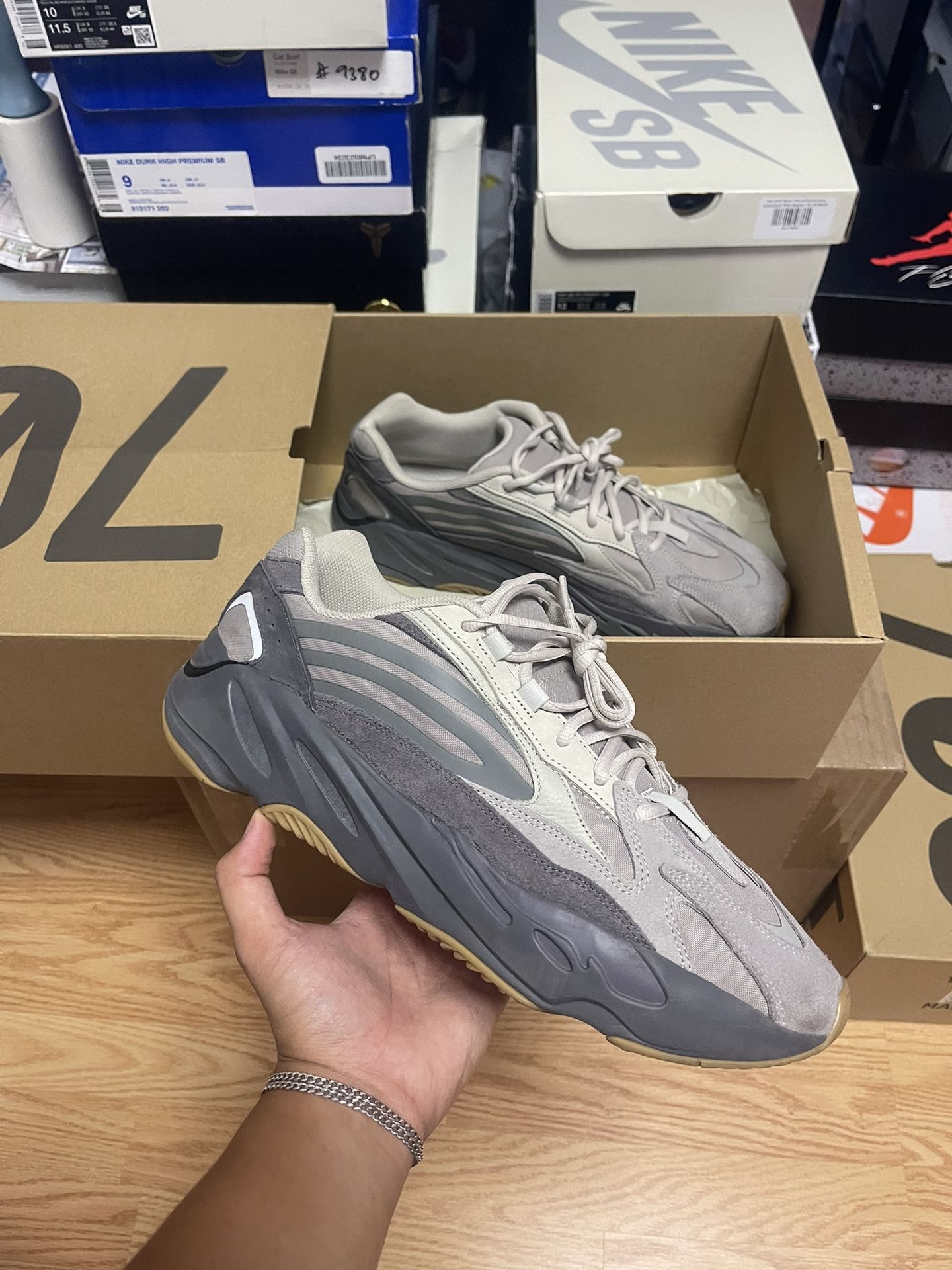 ADIDAS YEEZY BOOST 700 V2 TEPHRA - PREOWNED Size 15M (FU7914)