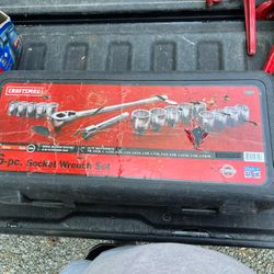 TOOLS ! Craftsman USA made  3/4 drive 16-pc 12 point socket set with extension and ratchet. 