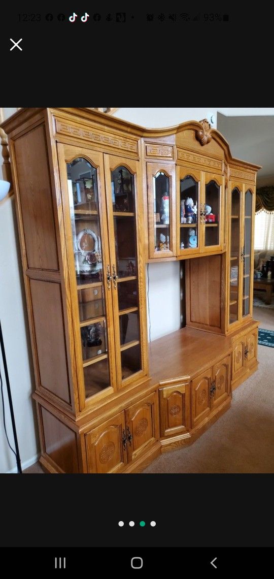 Oriental Entertainment Center