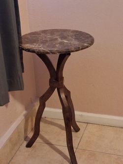 Round Marble Top Accent Table