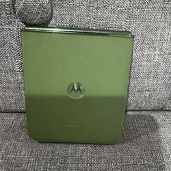 Motorola Razr Plus 2024