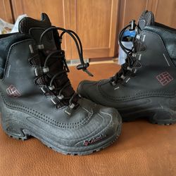 Columbia Snow Boots- Size 3