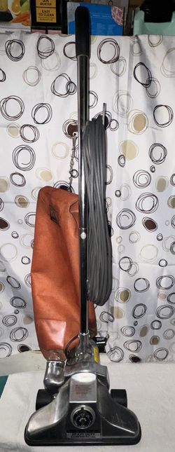 ROYAL M1028Z ALL-METAL COMMERCIAL UPRIGHT VACUUM Read Description 