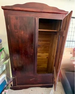 Antique Cedar Chiffarobe/Wardrobe – Early 1900s – Solid Wood