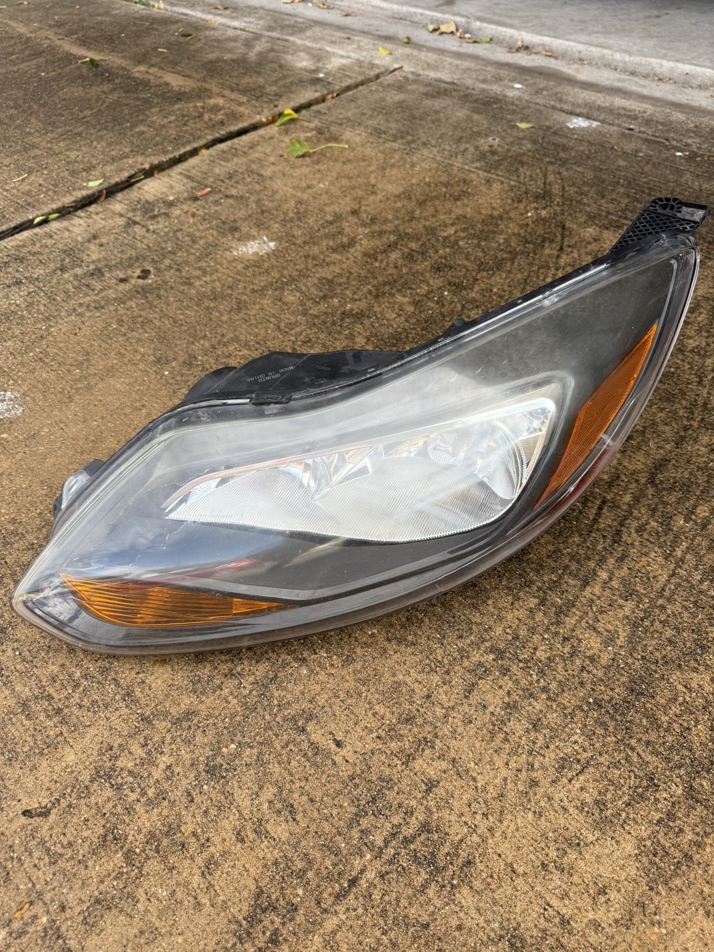 Headlight Assemblies For 2015-2018 Ford Focus Driver Side