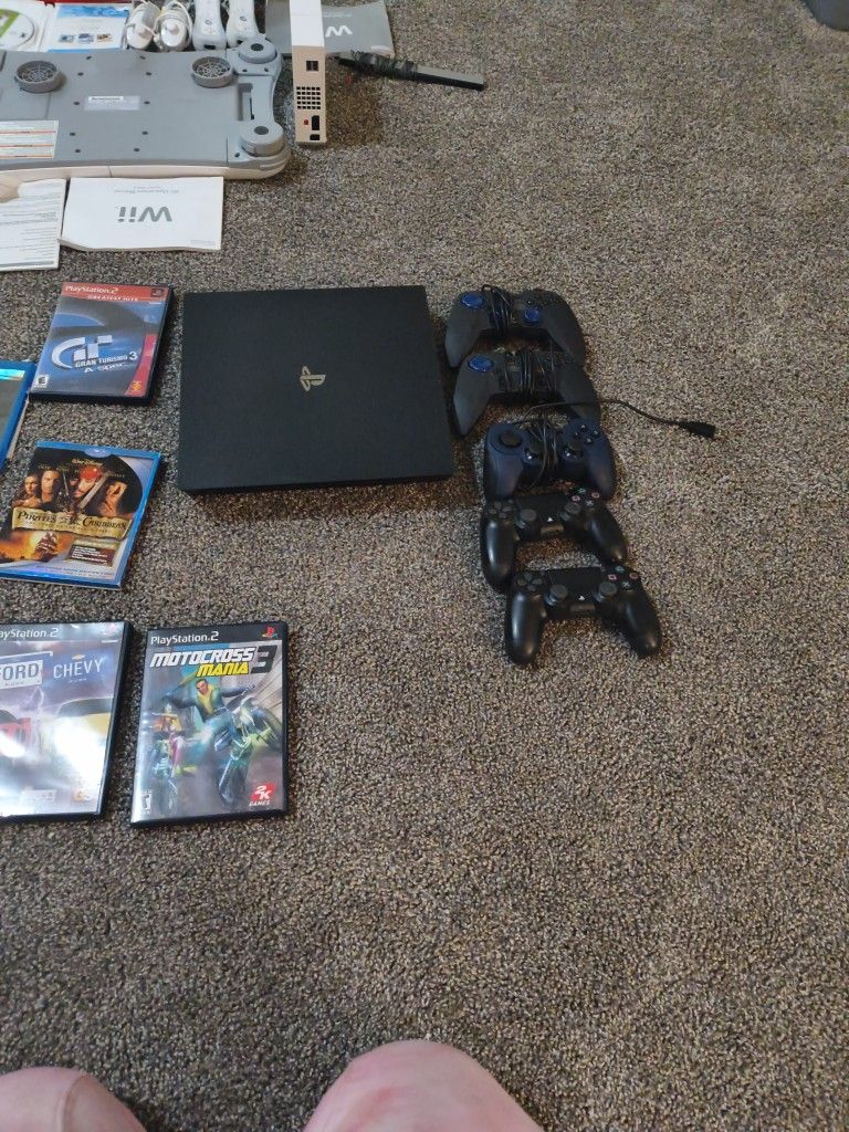PS4 & Games And Controllers