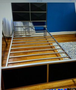 Modern Black/Silver Bed 