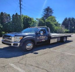 2011 Ford F550 Super Duty Regular Cab & Chassis