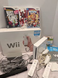 Nintendo Wii Console White In Box w/ Wii Sports + 3 Games Bundle - TESTED