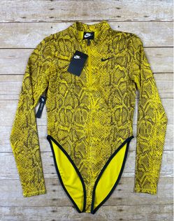 Nike Womens Bodysuit S Yellow Snakeskin Print Mock Neck 1/4 Zip Top CJ6355-735