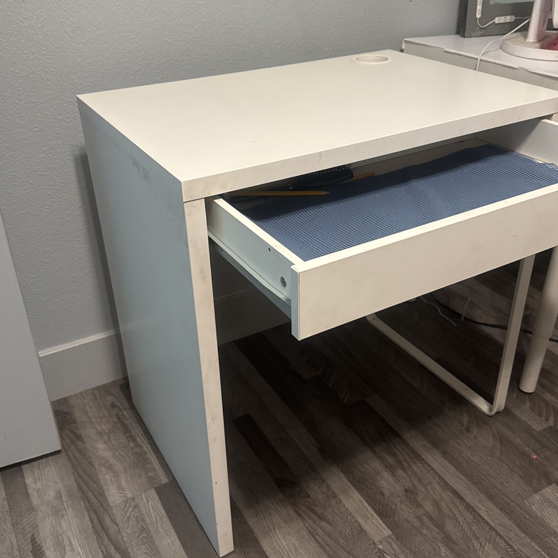 desk