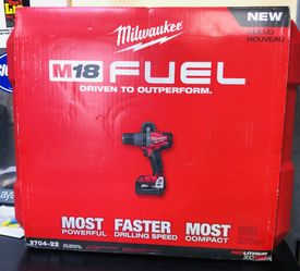 Brand New Milwaukee M18 Fuel 1/2” Hammer Drill/driver kit