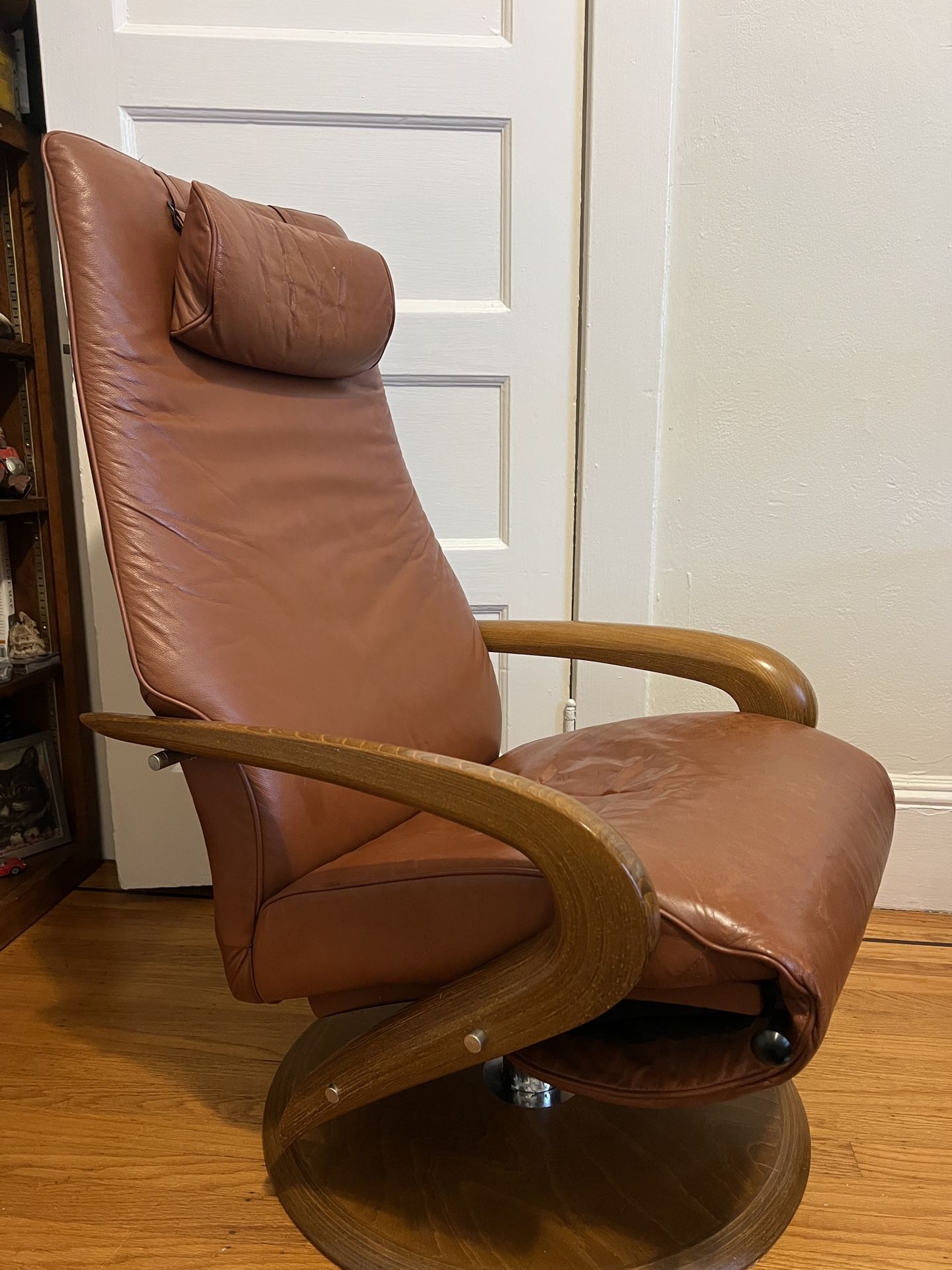 Scandinavian mid century style Stressless reclining lounge chair