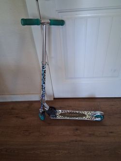 Razor Kids Kick Scooter Leopard Print