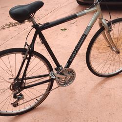 Gary Fisher hybrid bicycle