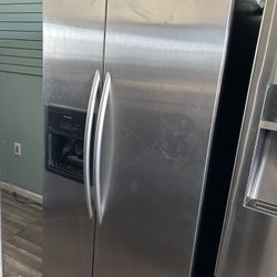 KITCHENAID SIDE BY SIDE REFRIGERATOR  Delivery Available For Small Fee 🚛