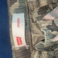 Levi Camo Joggers