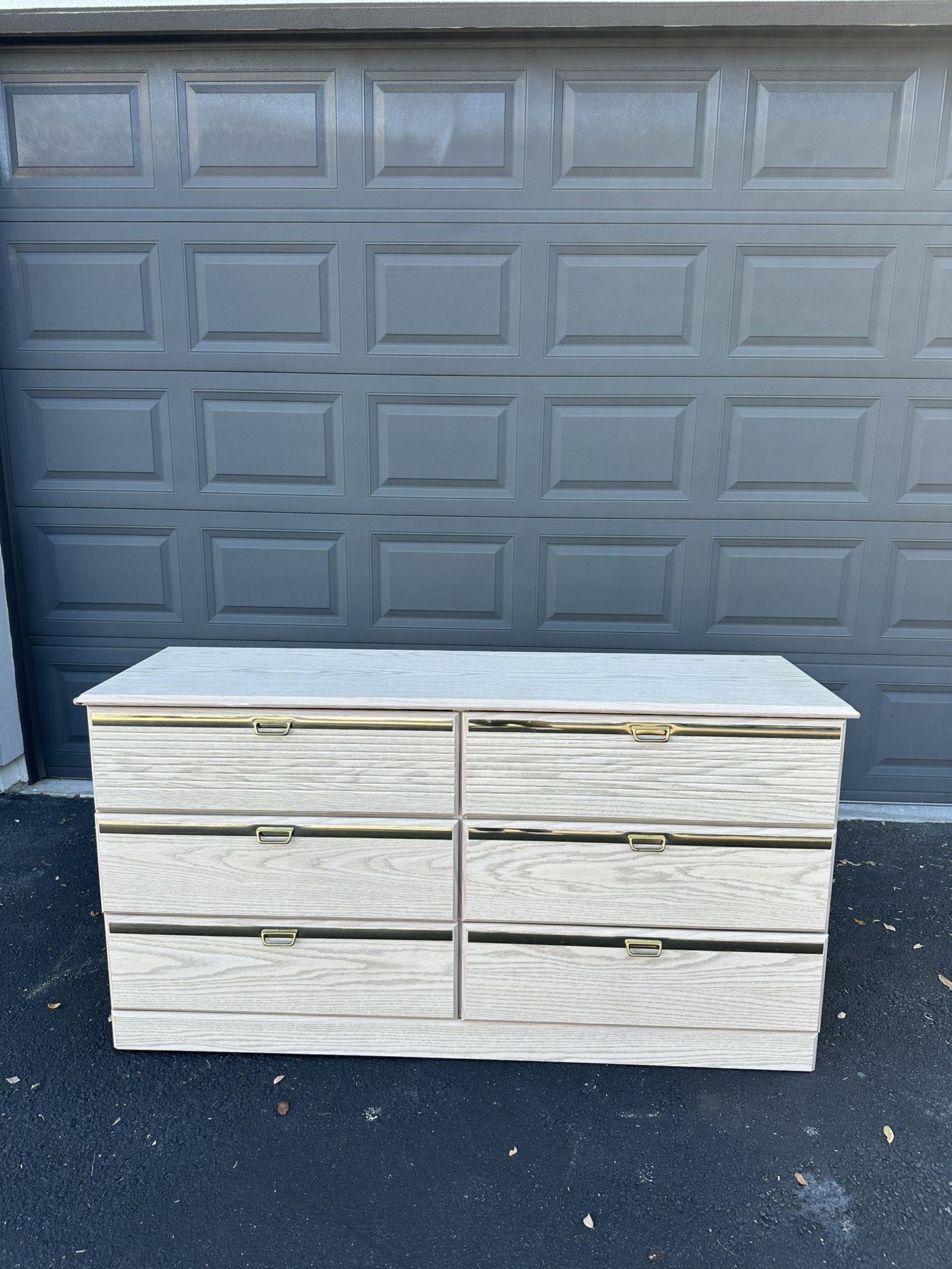  Perdue Dresser & Mirror Set – Ashy Beige Wood Grain Finish (Made in USA)