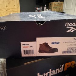 Brand New Soft Tip Reebok Boots