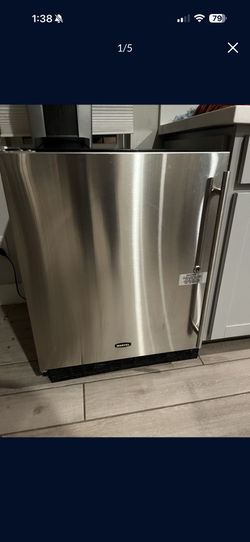 Marvel Mini Refrigerator
