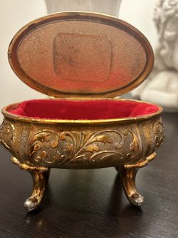 Vintage jewelry box