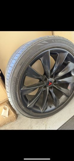 20” 4 wheels  5x4.5 bolt pattern 