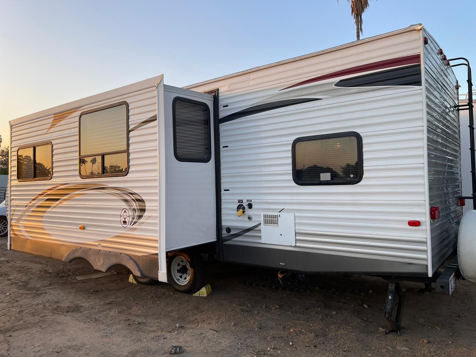 2013 Dutchmen Coleman Travel Trailer / Bumper Pull / Rv for Sale in Rialto, CA OfferUp
