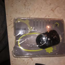 BRAND NEW WIRELESS GAMING MOUSE 2.4 G 15$$$