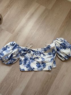 Abercrombie & Fitch Blue Floral Puff Sleeve Crop Top – XS (NWT)