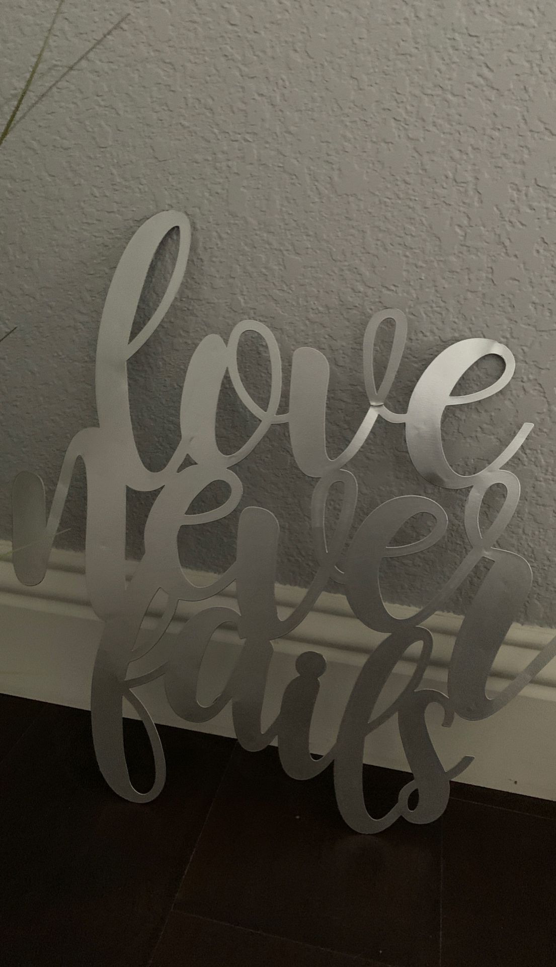 Love Never Fails wall decor