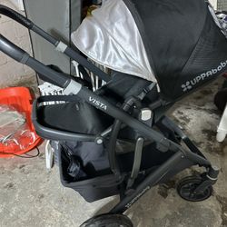 Uppa Vista Stroller Comes With Bassinet 
