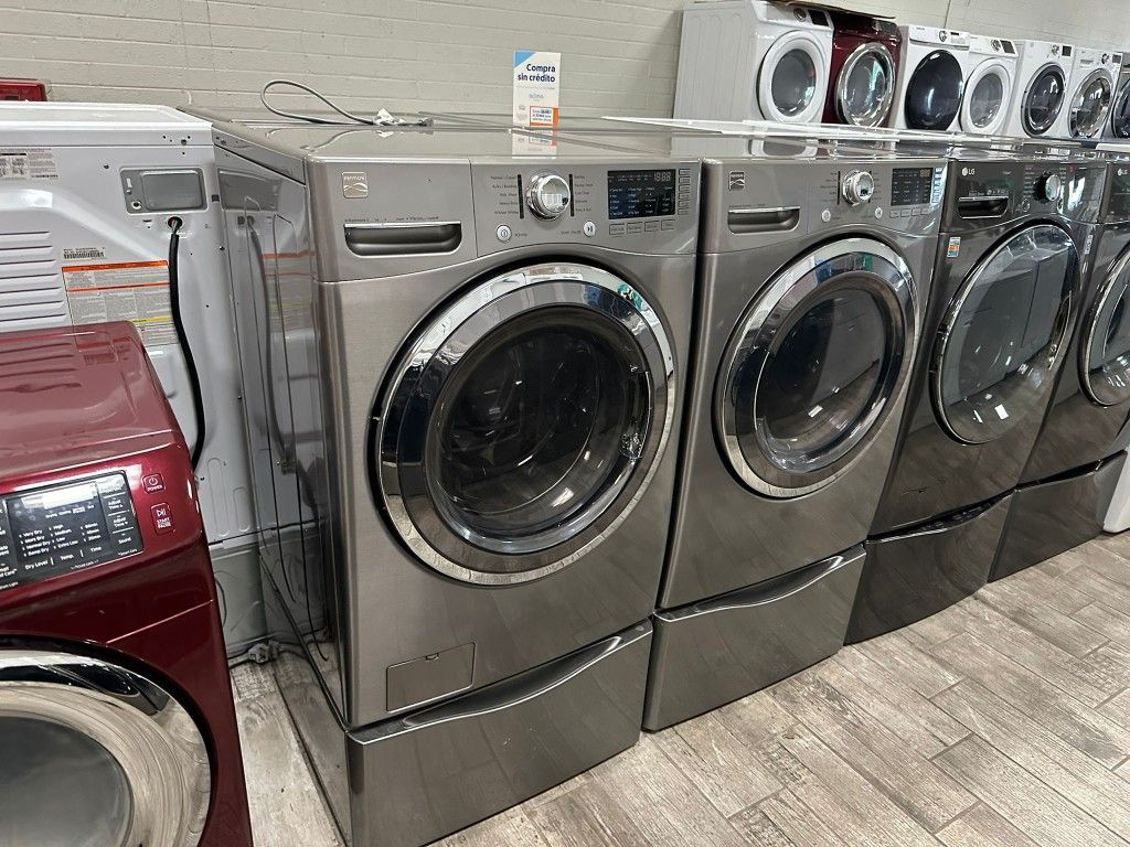 Kenmore elite Stainless Steel Frontload washer and dryer set electric Great Condition