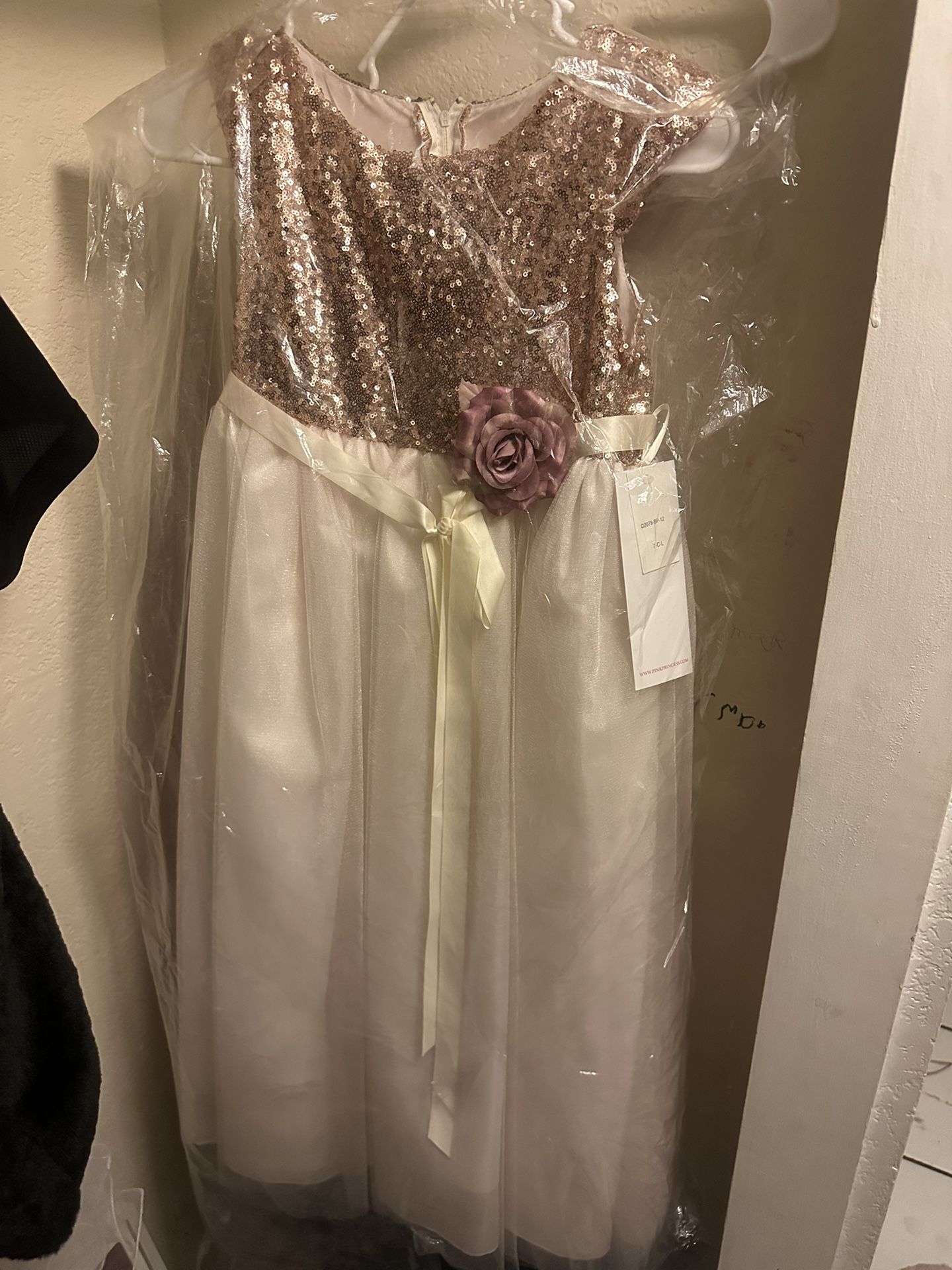 Quince Dama Dresses