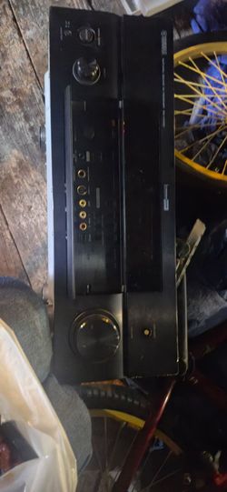 Yamaha RX-V3800 7.1 Channel A/V Receiver 140 Watts/Ch No Remote.