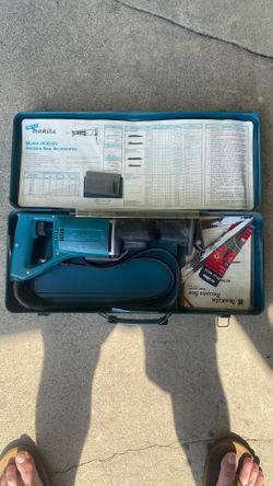 Makita Recipro Saw Model JR3000V