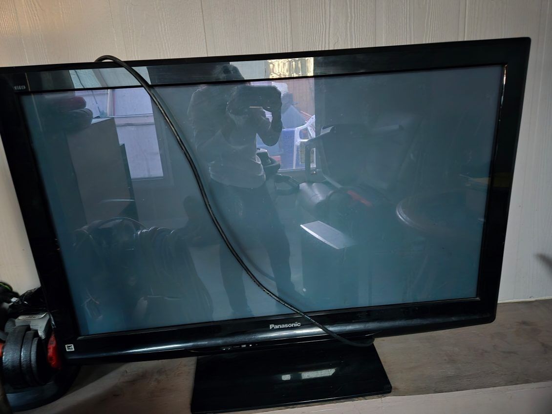 Panasonic T.v 25$