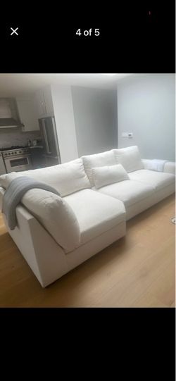 Beautiful Pottery Barn couch