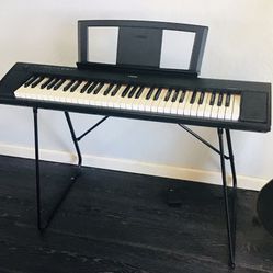 Yamaha Piaggero NP-11 (With Stand And Pedal)