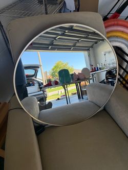Mirror, Round, 16 inch diameter