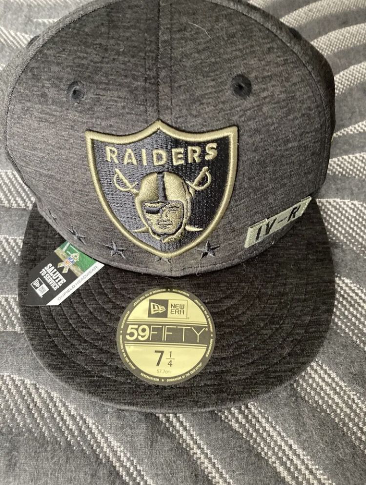 Official 2020 Las Vegas Raiders New Era NFL Salute to Service 59FIFTY  Fitted Hat for Sale in Las Vegas, NV - OfferUp