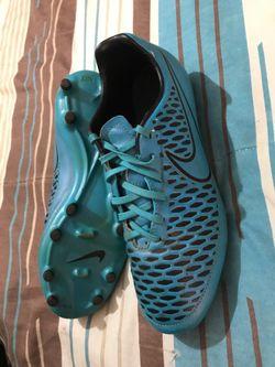 Nike Magista