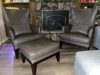 Beautiful Toupe leather set with ottoman