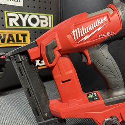 Milwaukee M18 FUEL 18-Volt Lithium-Ion Brushless Cordless 18-Gauge 1/4 in. Narrow Crown Stapler (Tool-Only)