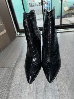 Black Lili shoes Booties