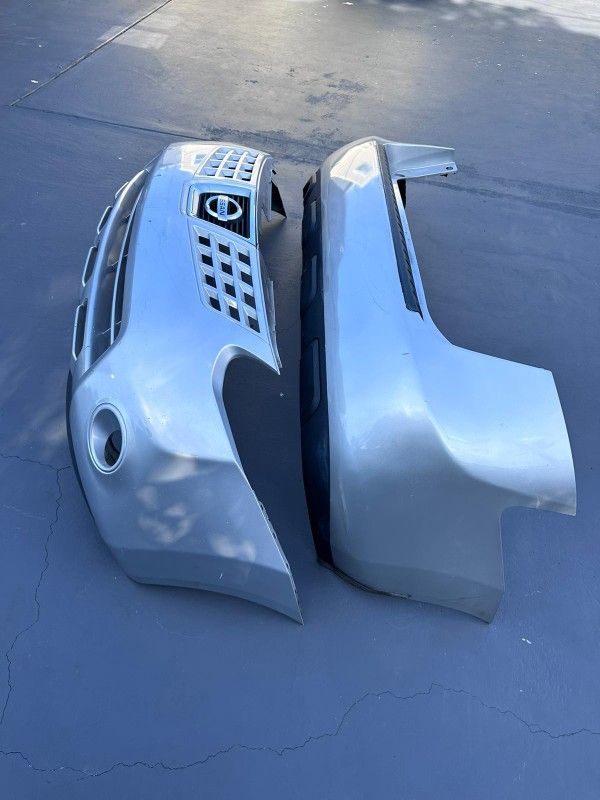 2008 Nissan Rogue Bumpers, Front and Back , 2008 Nissan Rogue Defensas delanteras y traseras.