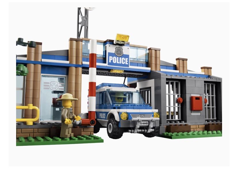 LEGO City Forest Police Station 4440 NEW IN BOX