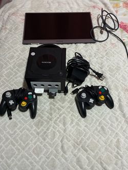 Nintendo GameCube Console with 2 Controllers